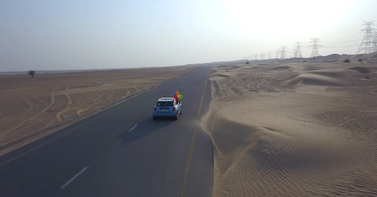 1572315|Mini Cooper干旱的荒漠公路旅行航拍CC0视频素材插图 1572315|Mini Cooper干旱的荒漠公路旅行航拍CC0视频素材插图