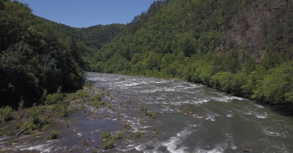 2286300|大疆无人机航拍山谷的河2KCC0视频素材插图