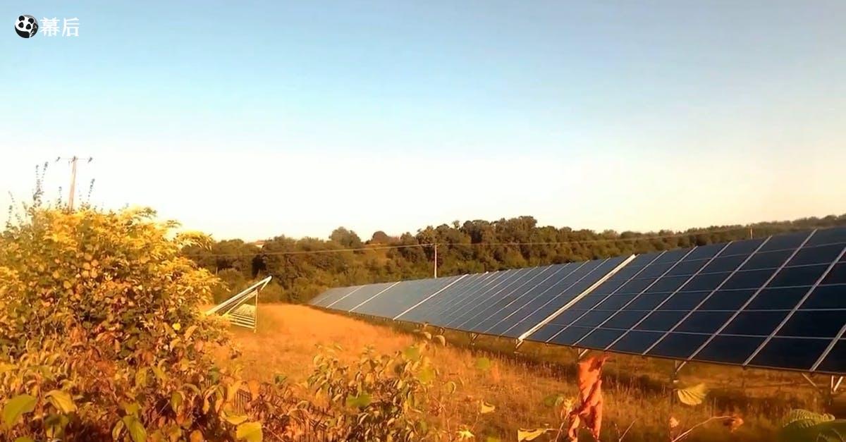 1276083|秋天农场上的太阳能发电CC0视频素材