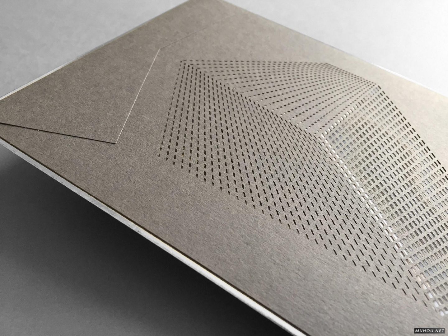 网格镂空印刷工艺海报书籍促销款邀请函扑克牌设计 [43P]