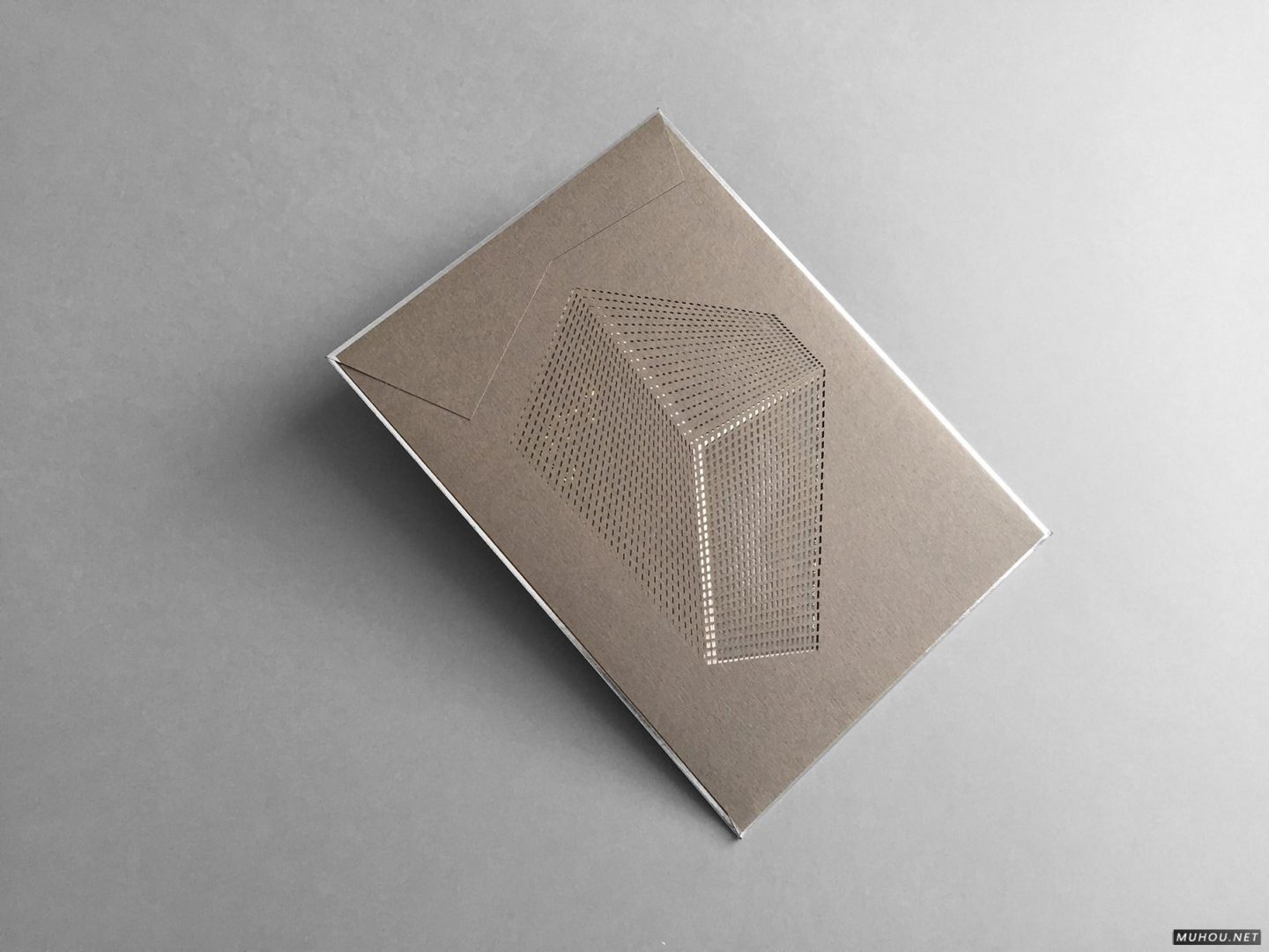 网格镂空印刷工艺海报书籍促销款邀请函扑克牌设计 [43P]