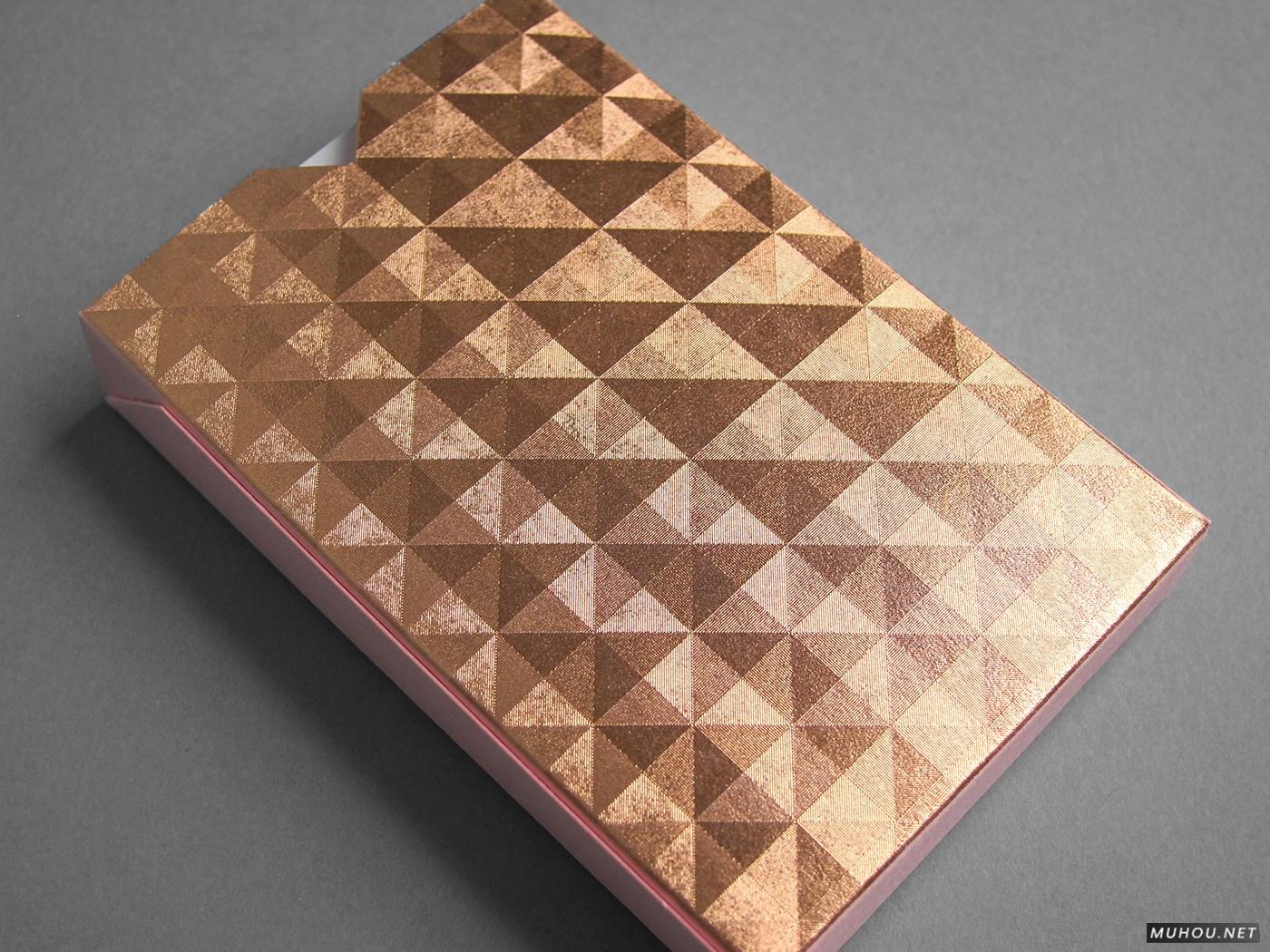 网格镂空印刷工艺海报书籍促销款邀请函扑克牌设计 [43P]