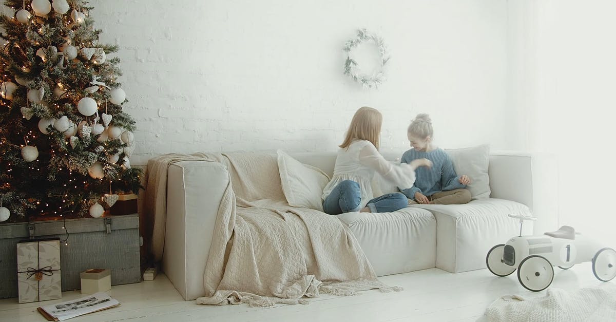 3196385|客厅摄影棚圣诞节女孩CC0视频素材插图