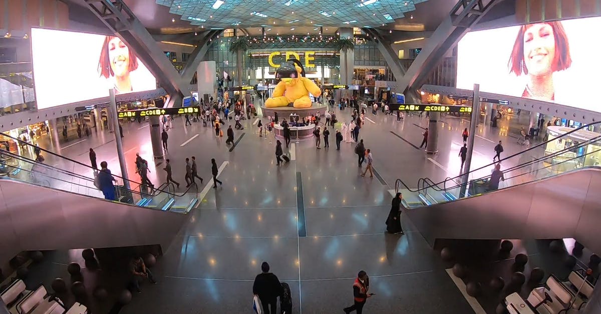 1903279|迪拜商场的扶梯延时摄影CC0视频素材插图