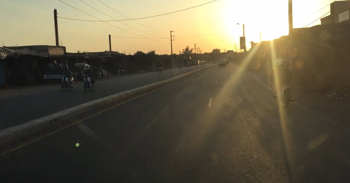 2699499|日落时公路上的汽车延时拍摄CC0视频素材插图