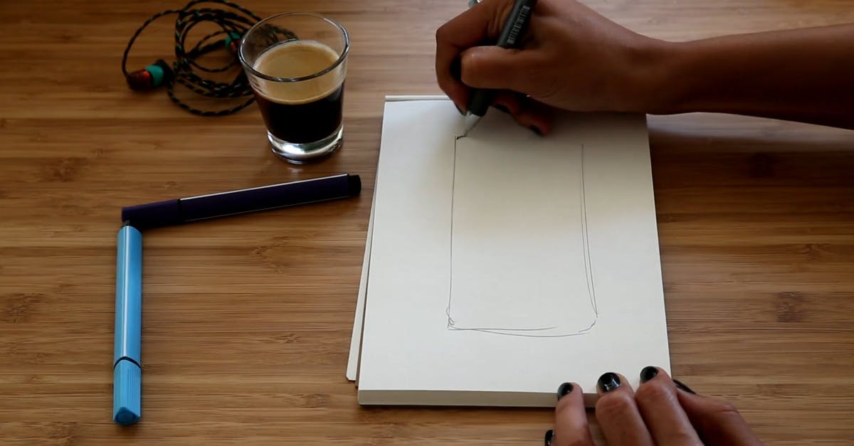 854136|男人在纸上创作绘画手机CC0视频素材