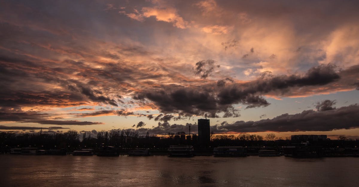 1966382|黑暗的云层工业城市天空日出4K延时CC0视频素材插图