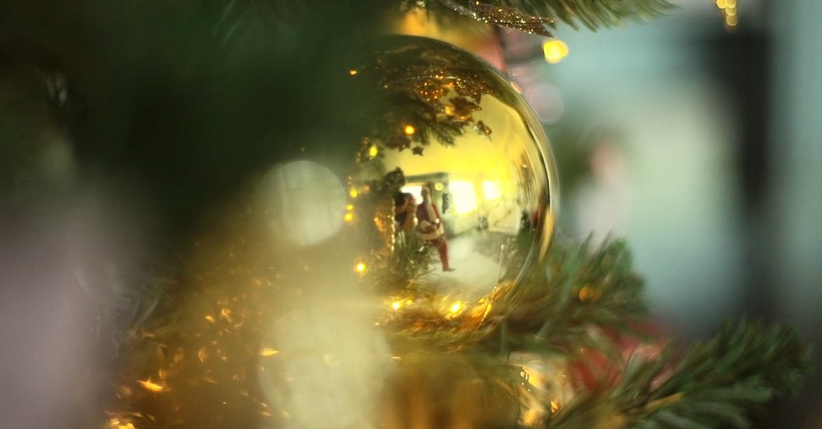 3197579|圣诞节的金属球装饰物CC0视频素材插图