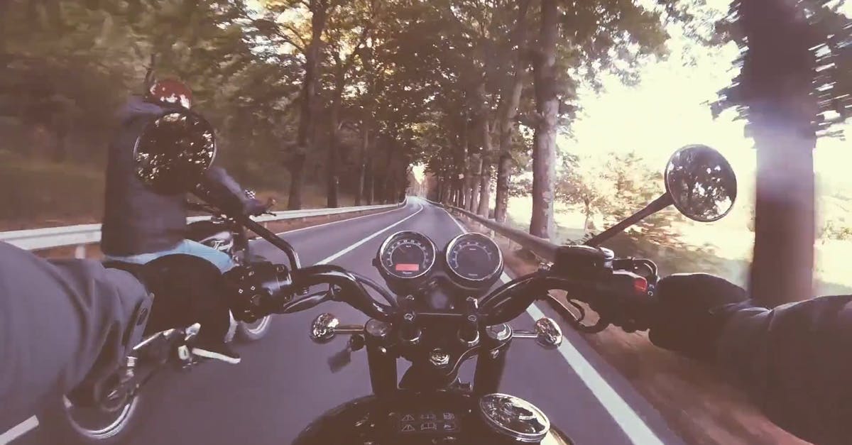 1333384|公路旅行骑摩托车第一视角实拍CC0视频素材插图