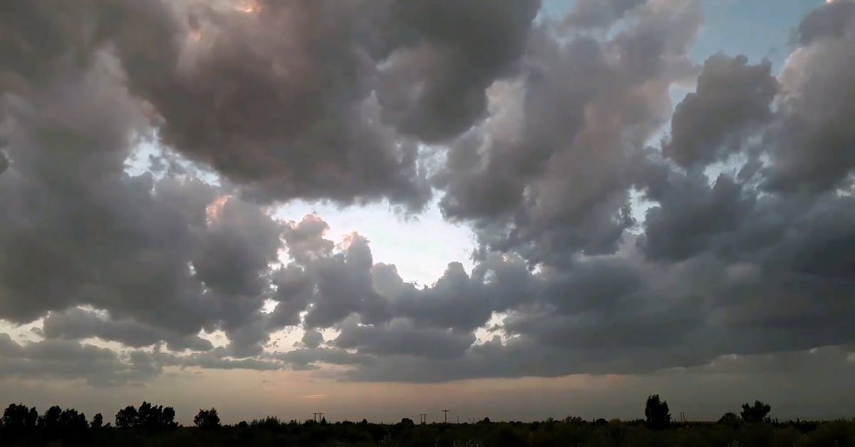 1672733|厚重的积云灰色的天空延时CC0视频素材插图