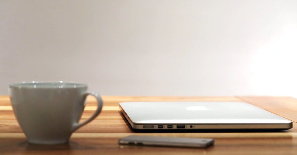 852057|桌子上的iPhone, 咖啡和笔记本工作CC0视频素材