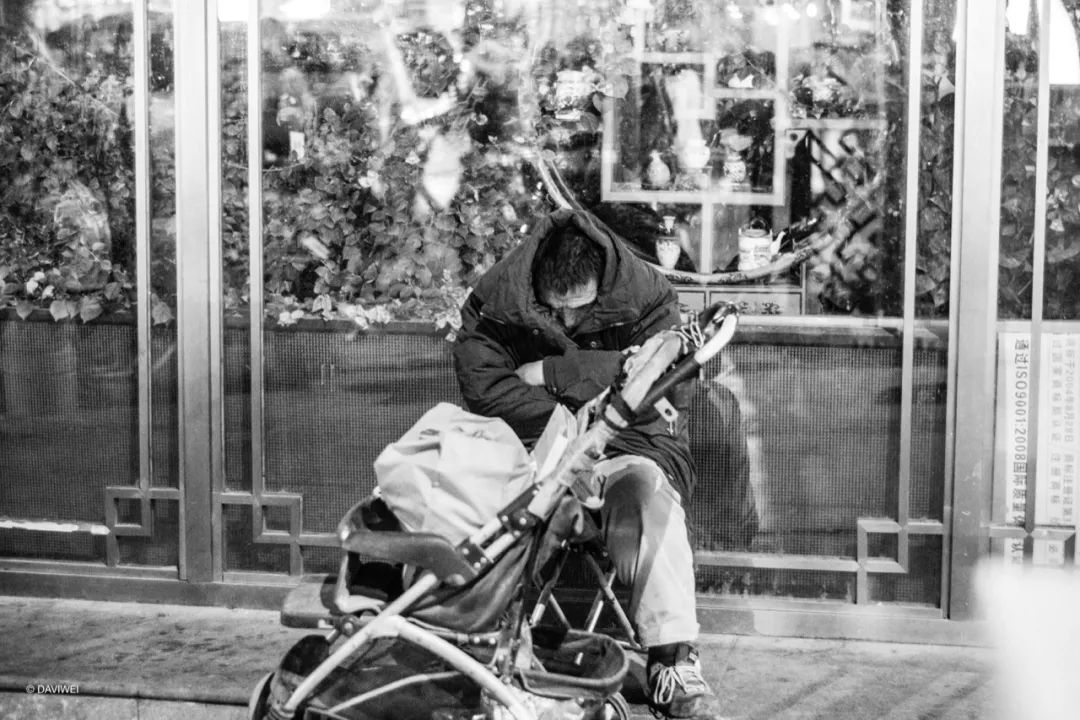 用镜头看见生活，其实我们都是“小丑”