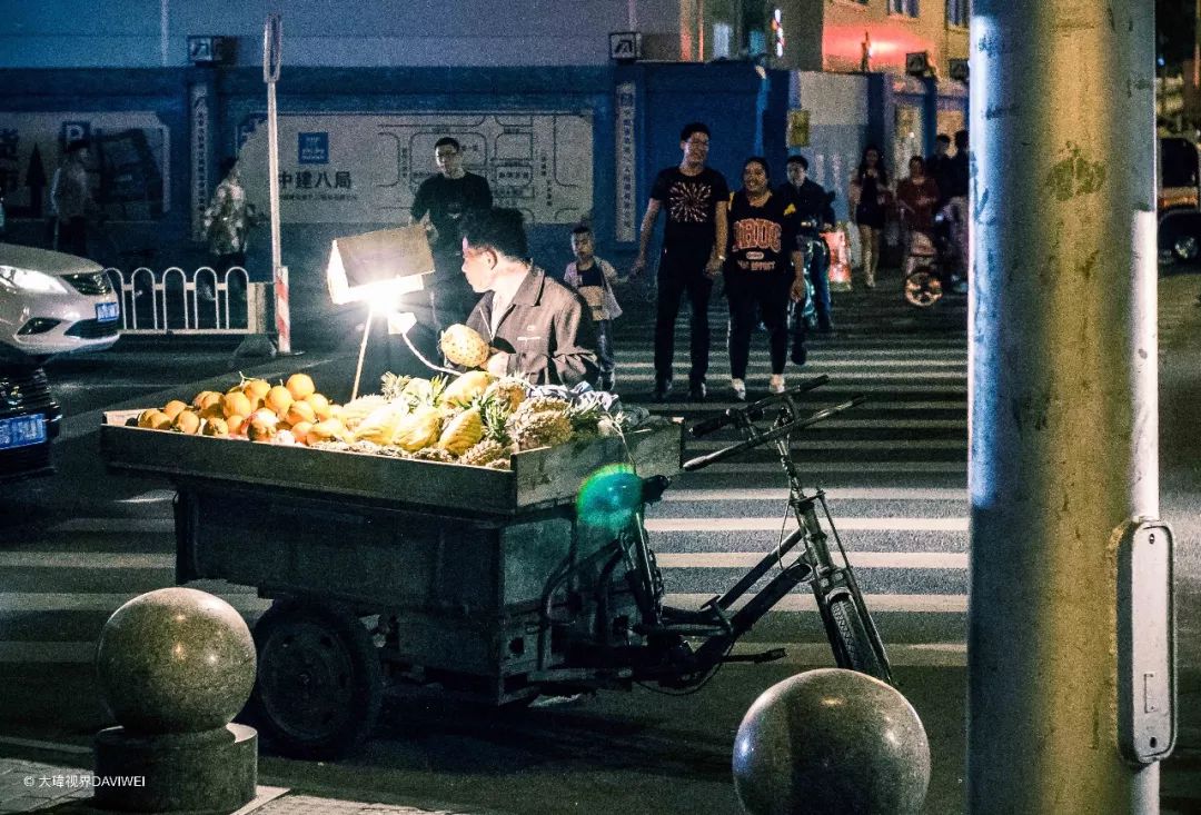 用镜头看见生活，其实我们都是“小丑”