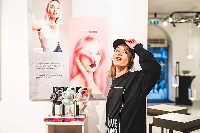 Adobe的御用女模特，居然是一个P图大神！