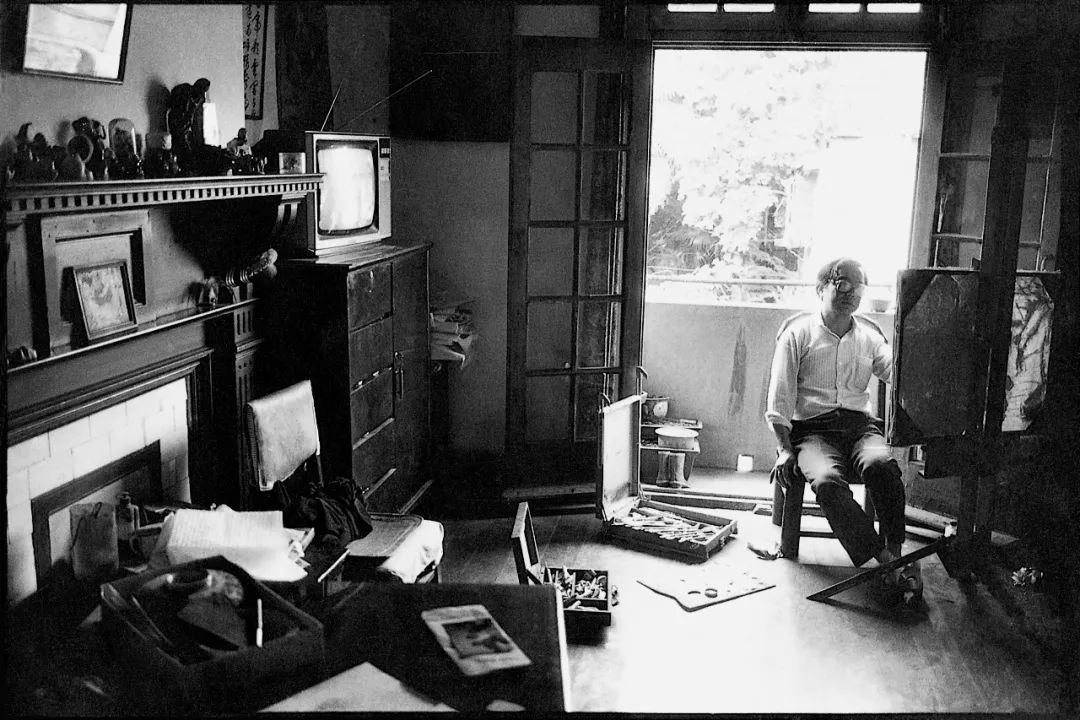 跟随他的镜头，可以穿越回上世纪90年代的上海