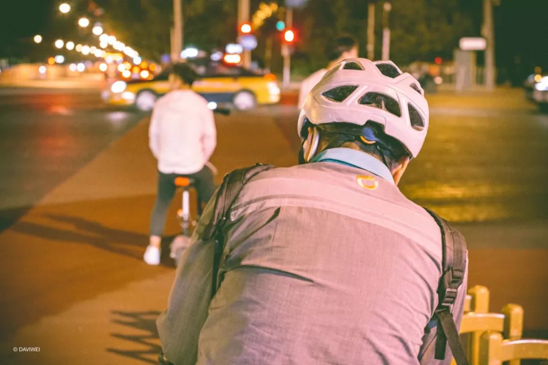 用镜头看见生活，其实我们都是“小丑”