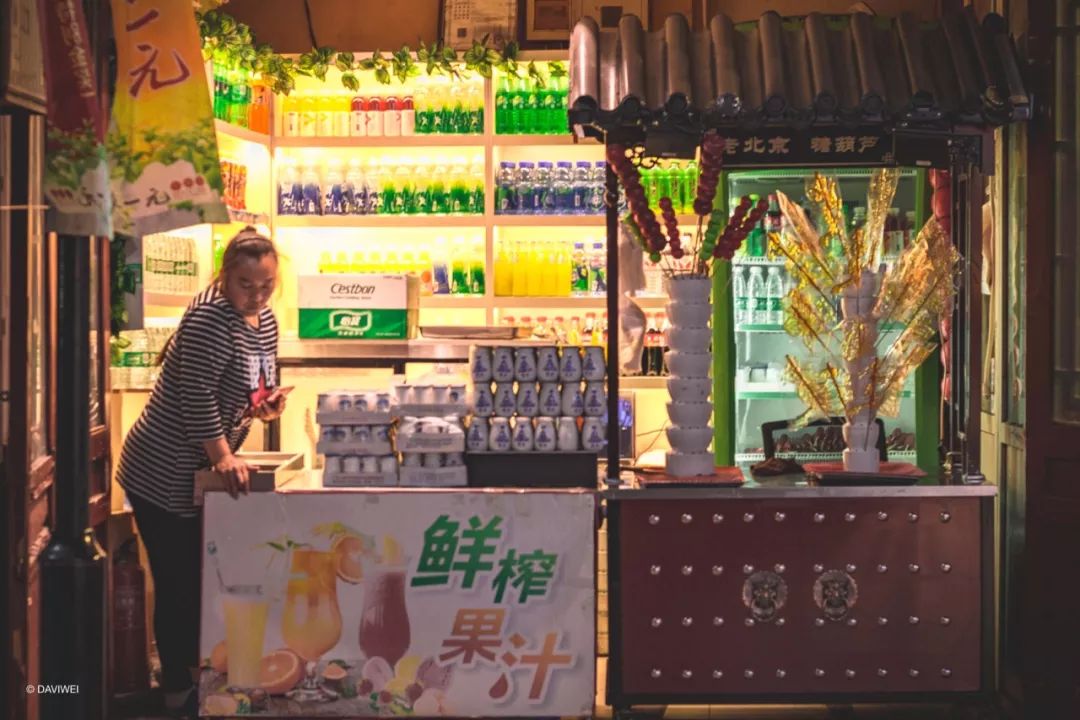 用镜头看见生活，其实我们都是“小丑”