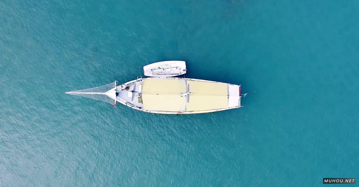2099332|俯视图拍摄帆船蓝色海洋CC0视频素材