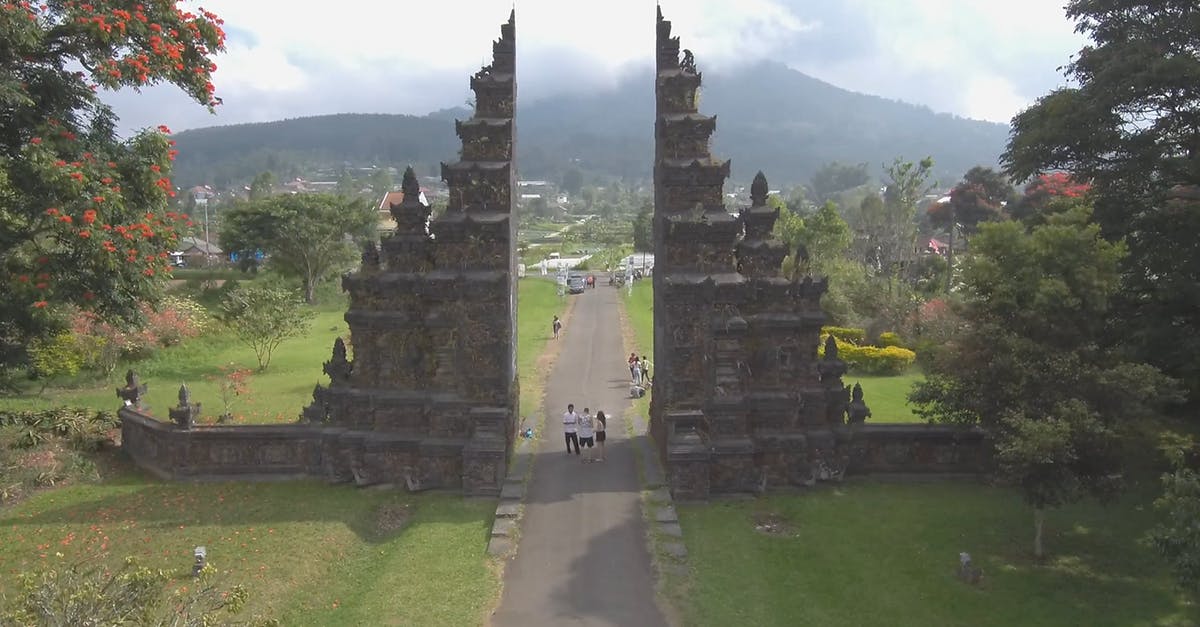 2949527|有关纪念碑入口车子道路的CC0视频素材插图