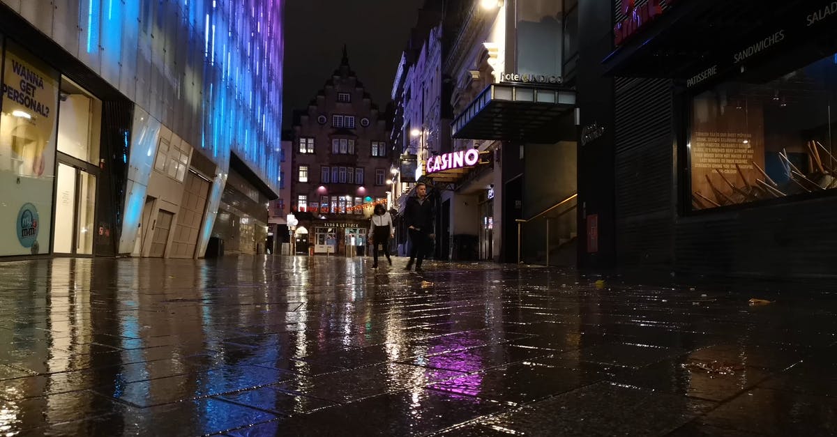 3228550|夜晚的雨后城市景观4KCC0视频素材插图