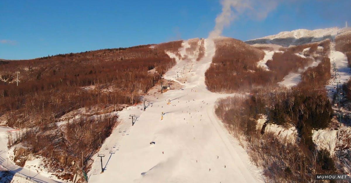 2312720|冬季滑雪胜地空拍连续镜头的4KCC0视频素材插图