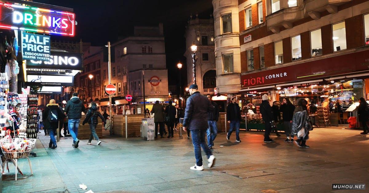 3521318|夜晚的伦敦步行街4KCC0视频素材插图