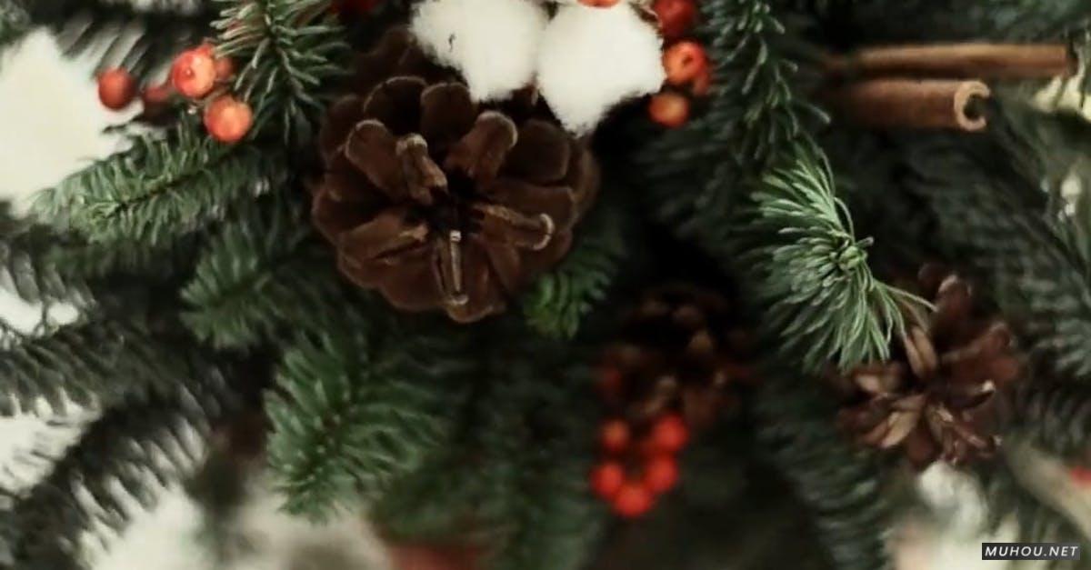 3196455|圣诞节装饰圣诞树松果CC0视频素材插图