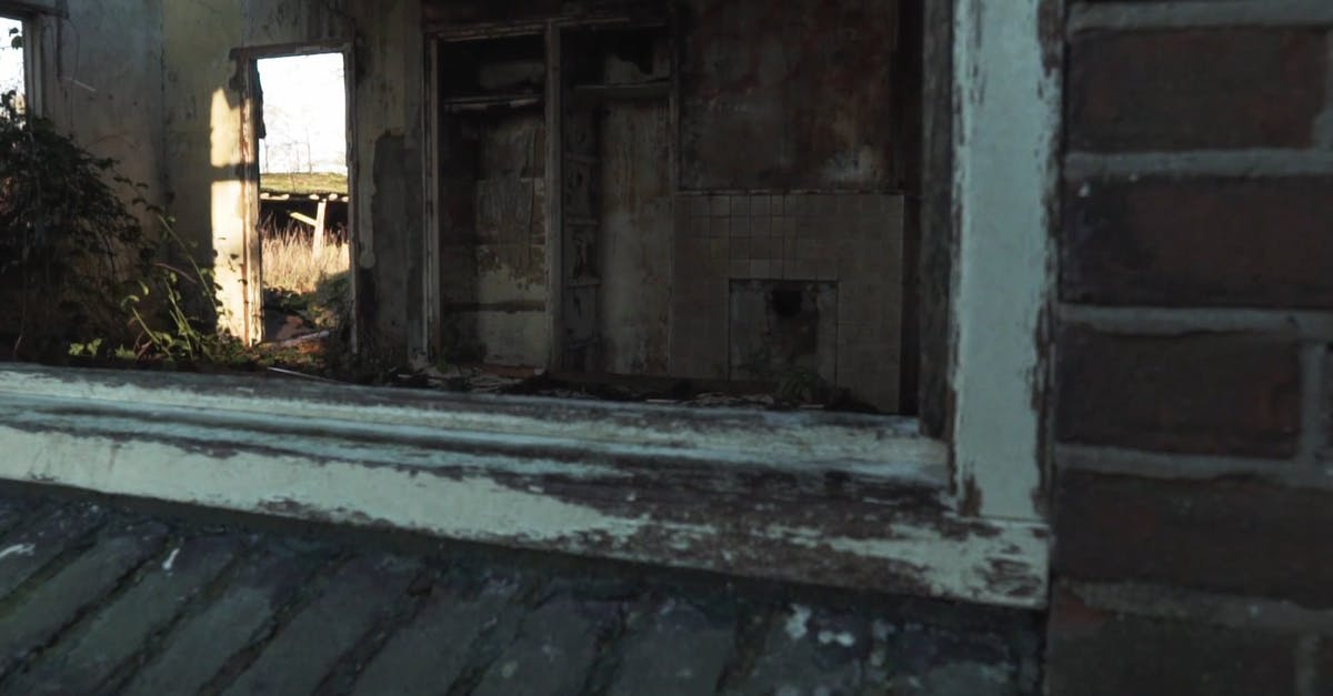2691476|废墟的房屋枯草实拍CC0视频素材插图