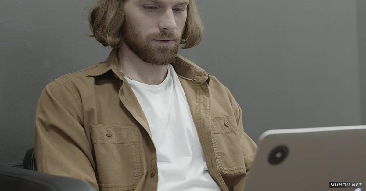 3201631|职场的外国男人办公实拍竖屏CC0视频素材插图