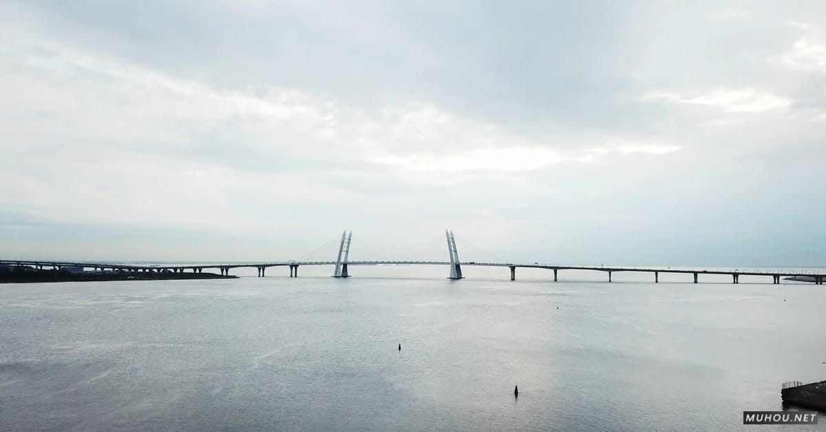 2791791|航拍跨海大桥和跳舞的人4K视频素材插图
