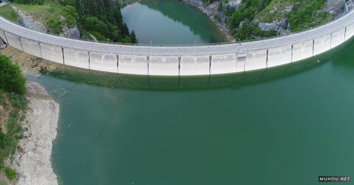 3586035|航拍水库大坝高山湖水CC0视频素材插图