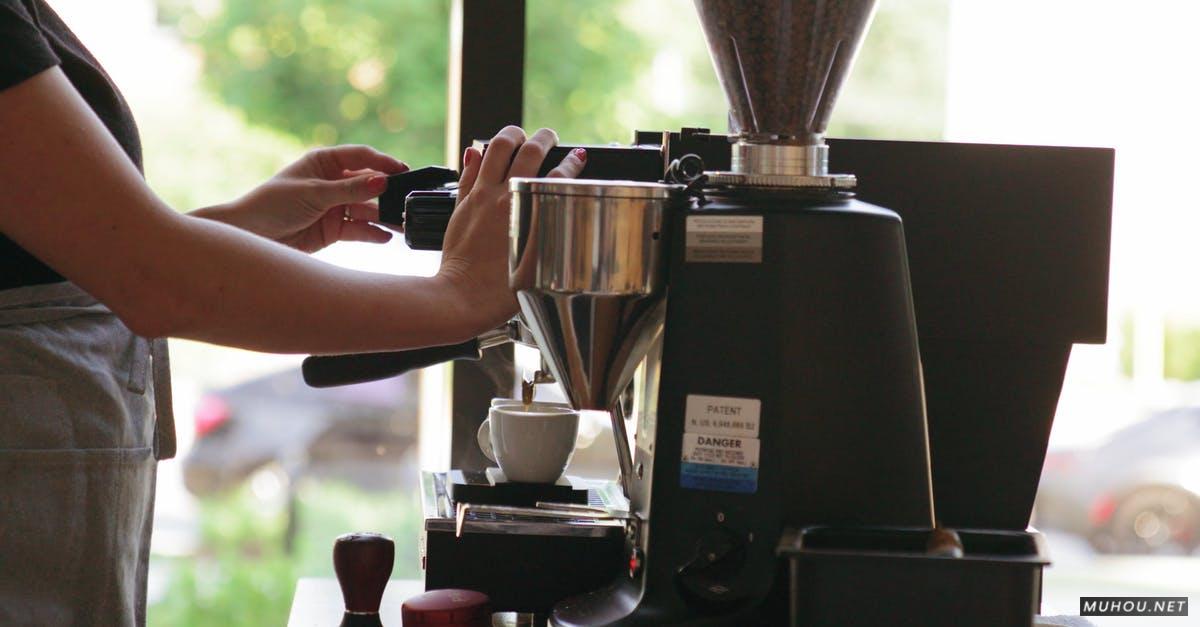 2849956|咖啡师, 咖啡机冲泡咖啡4KCC0视频素材