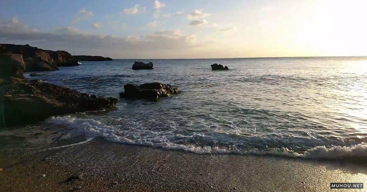 1088247|岸边海滩边海浪日出日落CC0视频素材插图