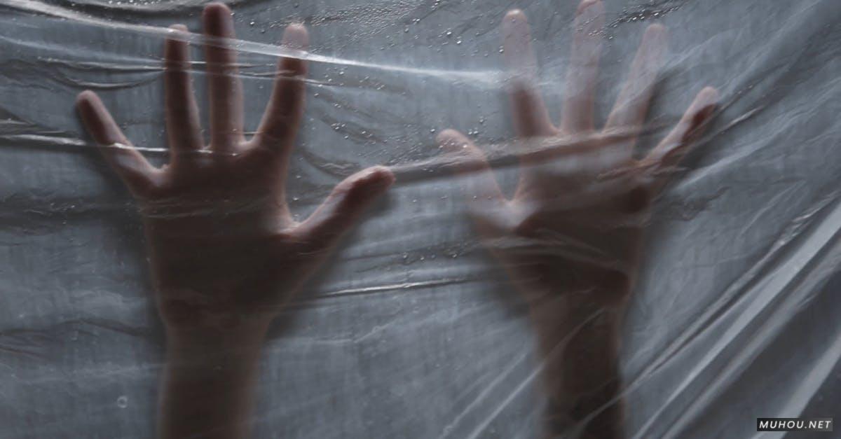 3754908|有关危害, 危险, 塑胶恐怖电影的手4KCC0视频素材插图