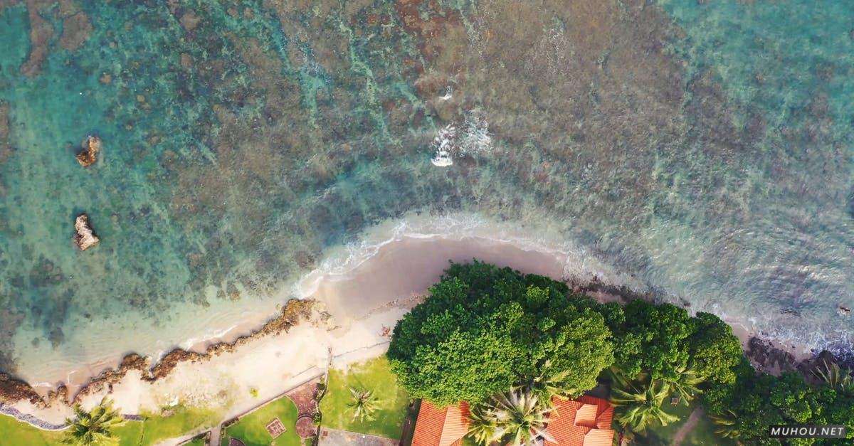 3333269|海岸夏季景观岩石房屋树木的4KCC0视频素材插图