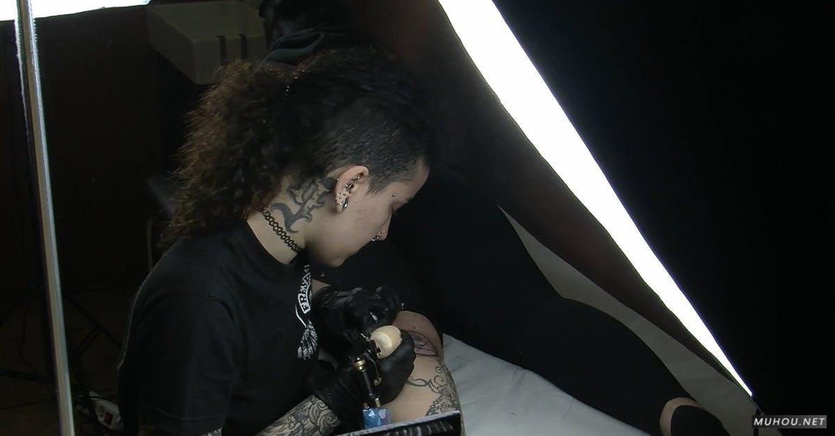 1086522|女人刺青纹身创作CC0视频素材