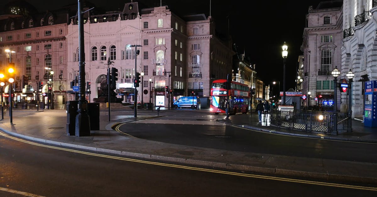2980833|伦敦市雾都的夜景市中心街道4K视频素材插图