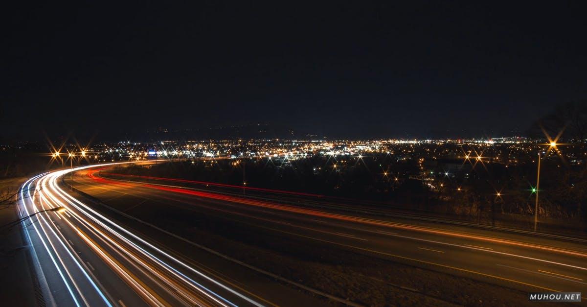 2257256|夜晚城市高速公路上灯光的延时摄影CC0视频素材插图