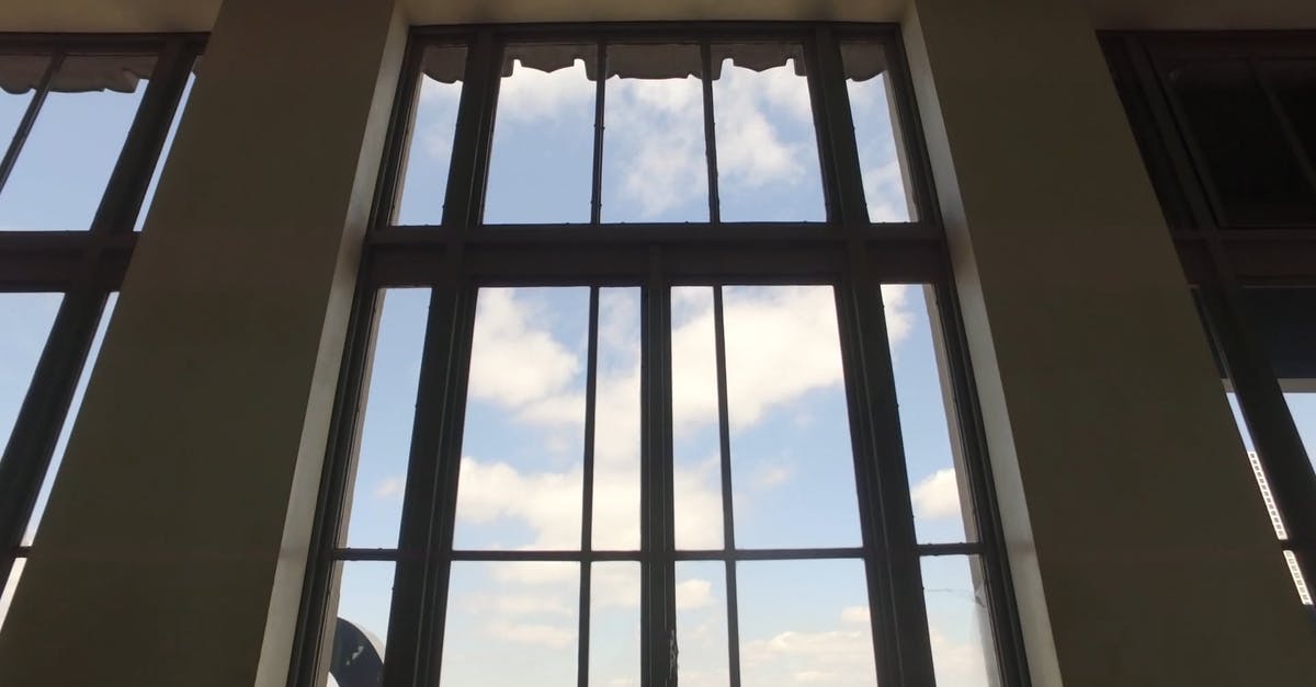 3029449|摩天大楼的玻璃窗和蓝天实拍CC0视频素材插图