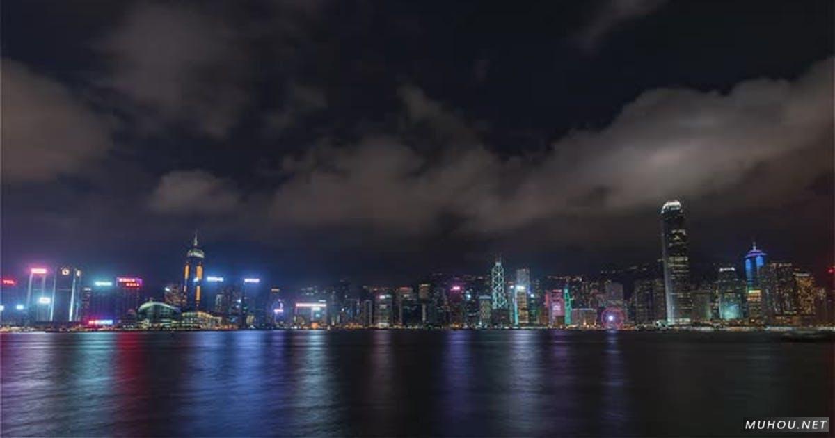 中国香港风云变幻的夜景港口延时4K视频素材Hong Kong, China | Wide angle view of the Skyline at night