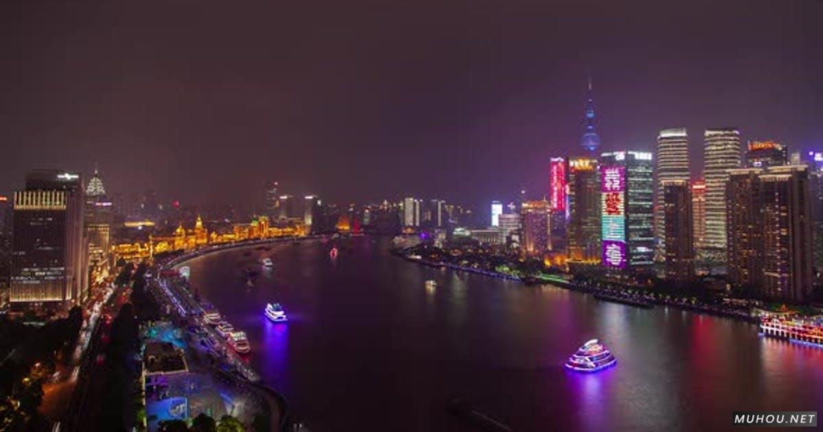 上海摩托艇在中国黄浦航行夜景延时视频素材Shanghai Motorboats Sail Along Huangpu in China Timelapse