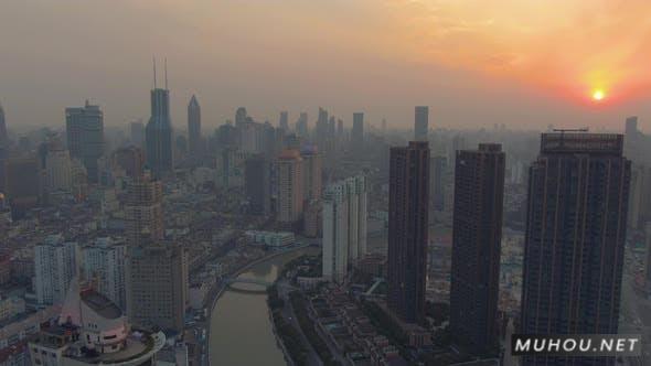 日落时分的上海。黄埔城市景观。中国航拍4K视频素材Shanghai City at Sunset. Huangpu Cityscape. China. Aerial View插图