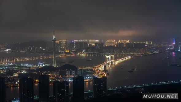 中国澳门赛万桥交通繁忙夜晚航拍4K视频Busy Traffic on Sai Van Bridge in Macau China Timelapse插图