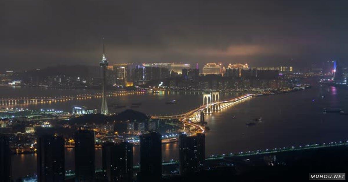 中国澳门赛万桥交通繁忙夜晚航拍4K视频Busy Traffic on Sai Van Bridge in Macau China Timelapse