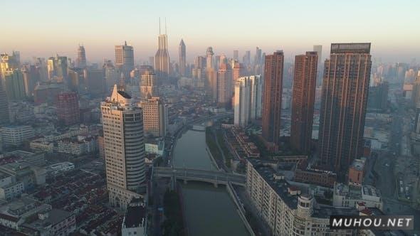 上海天际线在阳光明媚的早晨。浦溪区航拍4K视频插图