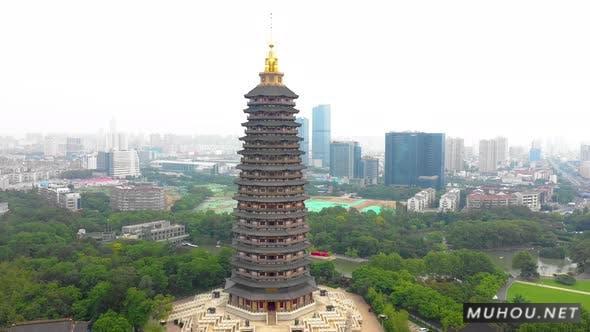 无人机航拍绿色的中国城市4K视频Acient China Tower插图