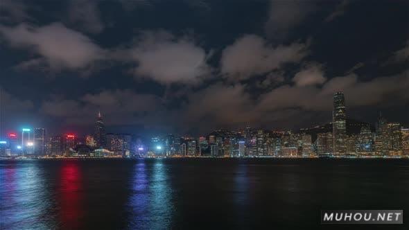 中国香港 | 夜间标志性天际线的广角视图4K视频插图