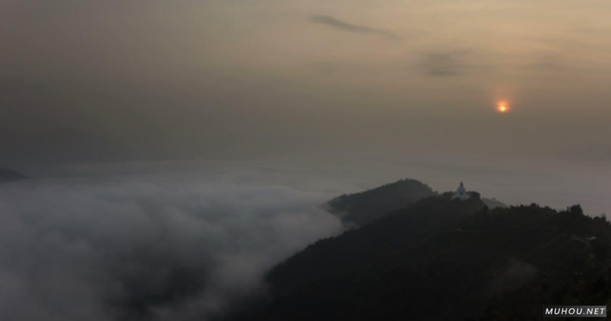 高山顶的云海和日出4k延时摄影视频素材