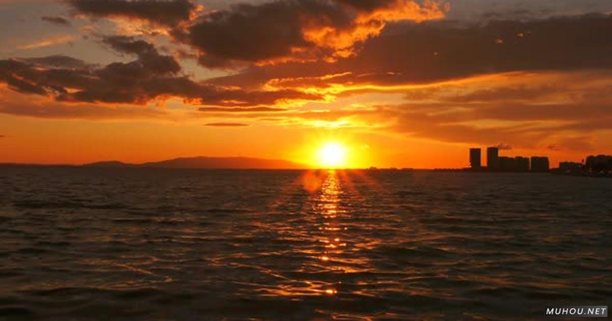 海上的日出日落4k红色云层延时摄影视频素材