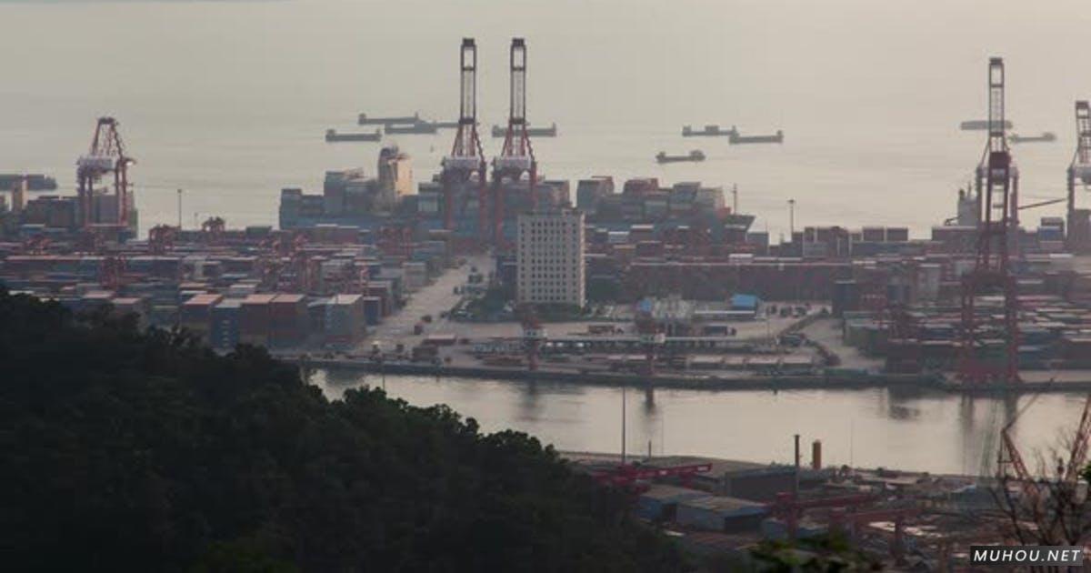 深圳中国集装箱港口码头及物流中心Timelapse Pan Up延时摄影视频素材